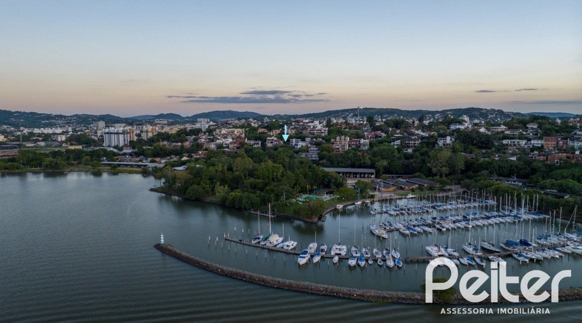 Terreno à venda com 450m², no bairro Vila Assunção em Porto Alegre