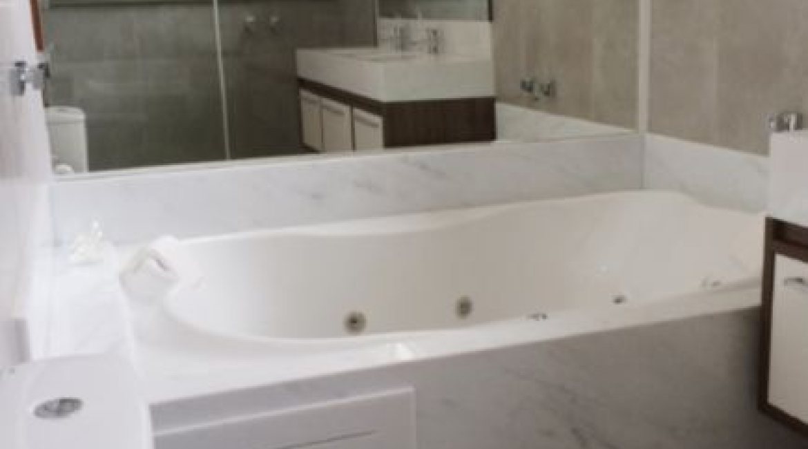 Casa em Condomínio à venda com 258m², 2 dormitórios, 2 suítes, 3 vagas, no bairro Hípica em Porto Alegre