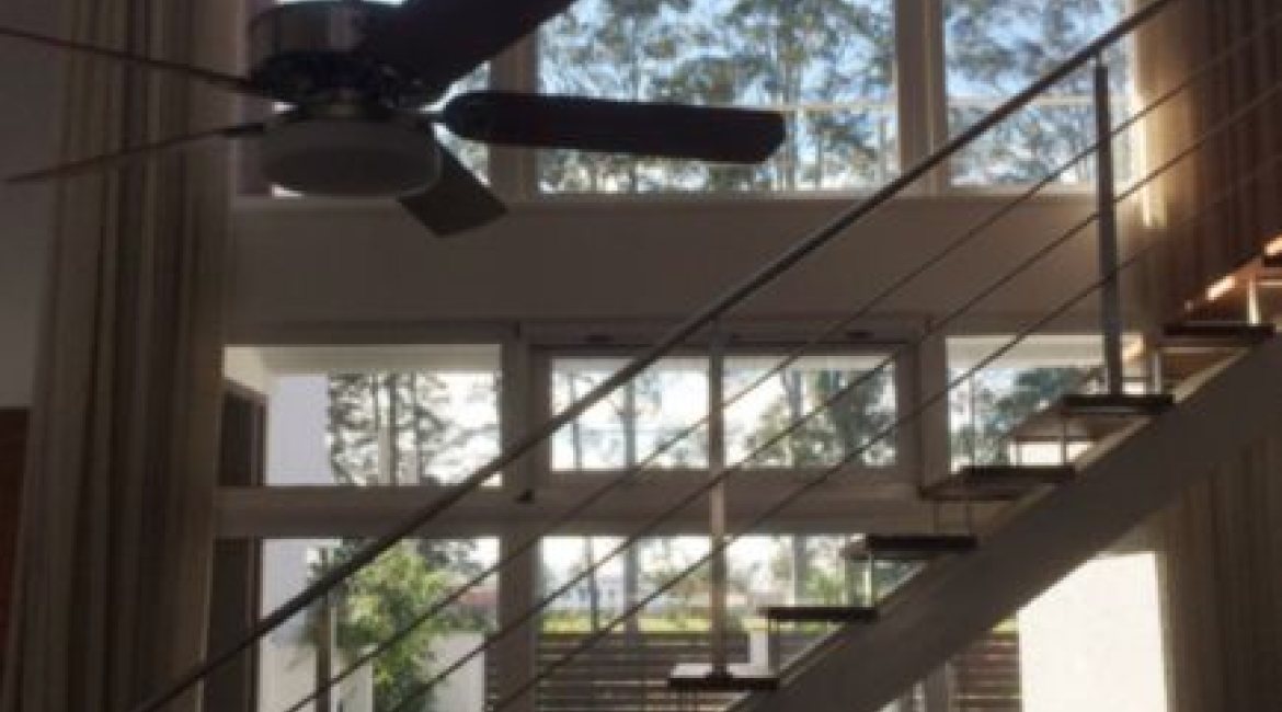 Casa em Condomínio à venda com 258m², 2 dormitórios, 2 suítes, 3 vagas, no bairro Hípica em Porto Alegre