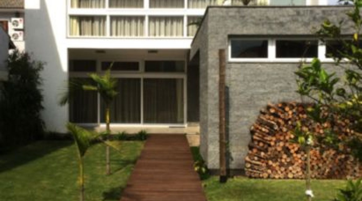 Casa em Condomínio à venda com 258m², 2 dormitórios, 2 suítes, 3 vagas, no bairro Hípica em Porto Alegre