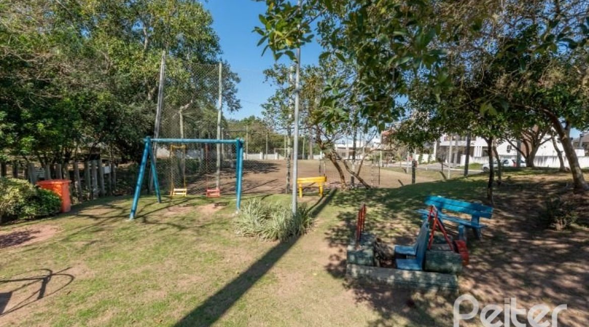 Casa em Condomínio à venda com 234m², 3 dormitórios, 3 suítes, 3 vagas, no bairro Hípica em Porto Alegre