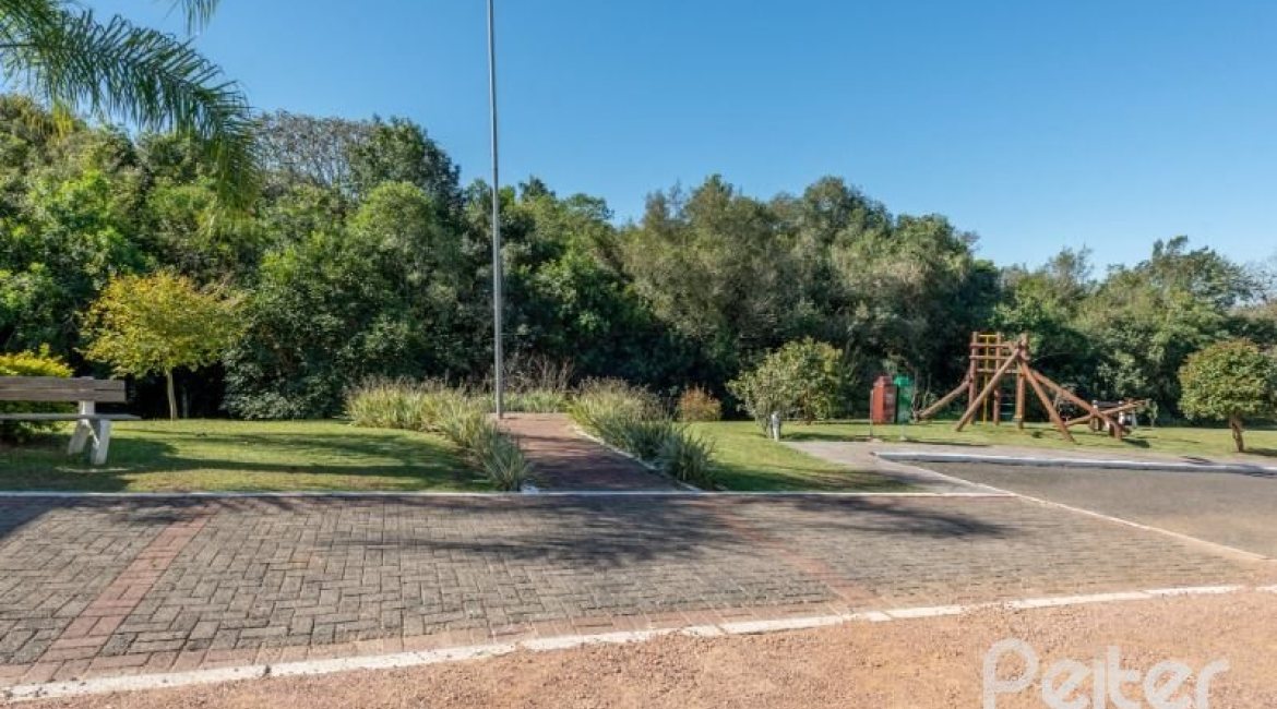 Casa em Condomínio à venda com 234m², 3 dormitórios, 3 suítes, 3 vagas, no bairro Hípica em Porto Alegre