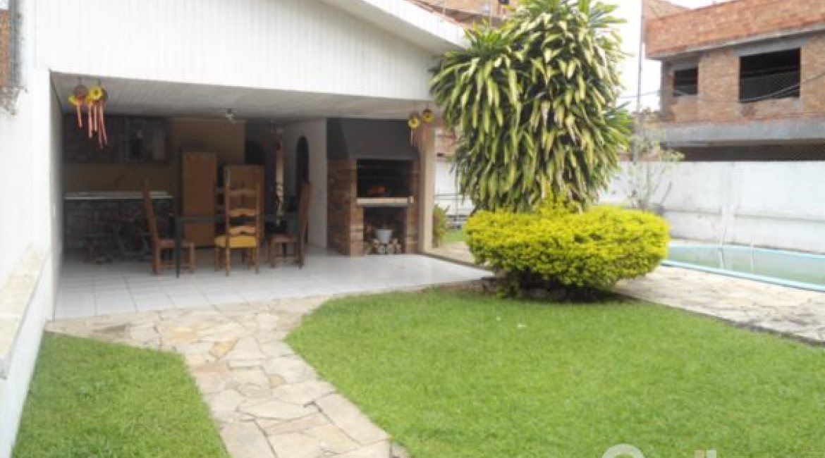 Casa à venda com 259m², 3 dormitórios, 1 suíte, 2 vagas, no bairro Jardim Isabel em Porto Alegre