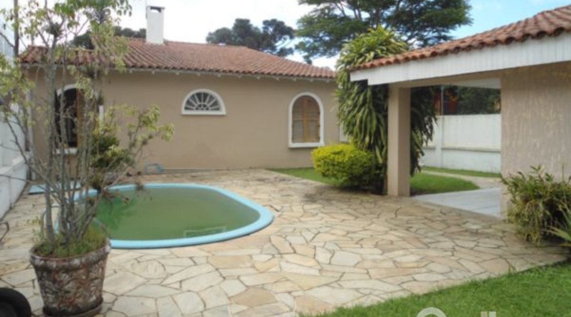 Casa à venda com 259m², 3 dormitórios, 1 suíte, 2 vagas, no bairro Jardim Isabel em Porto Alegre