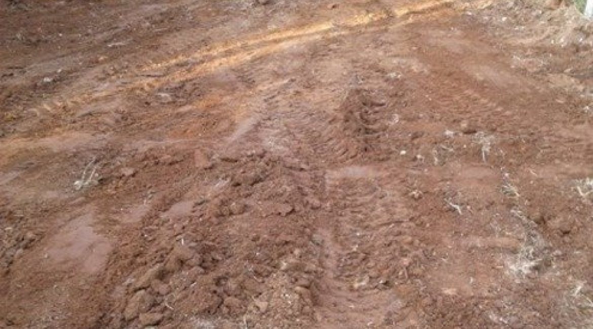 Terreno à venda com 300m², no bairro Cavalhada em Porto Alegre