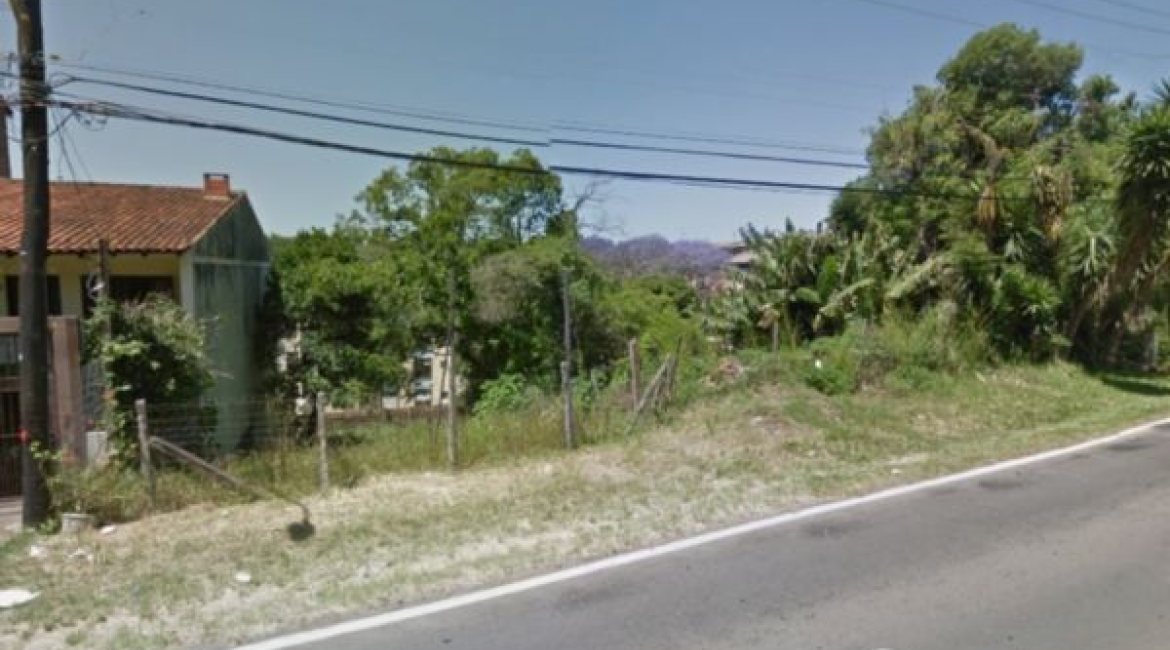 Terreno à venda com 300m², no bairro Cavalhada em Porto Alegre