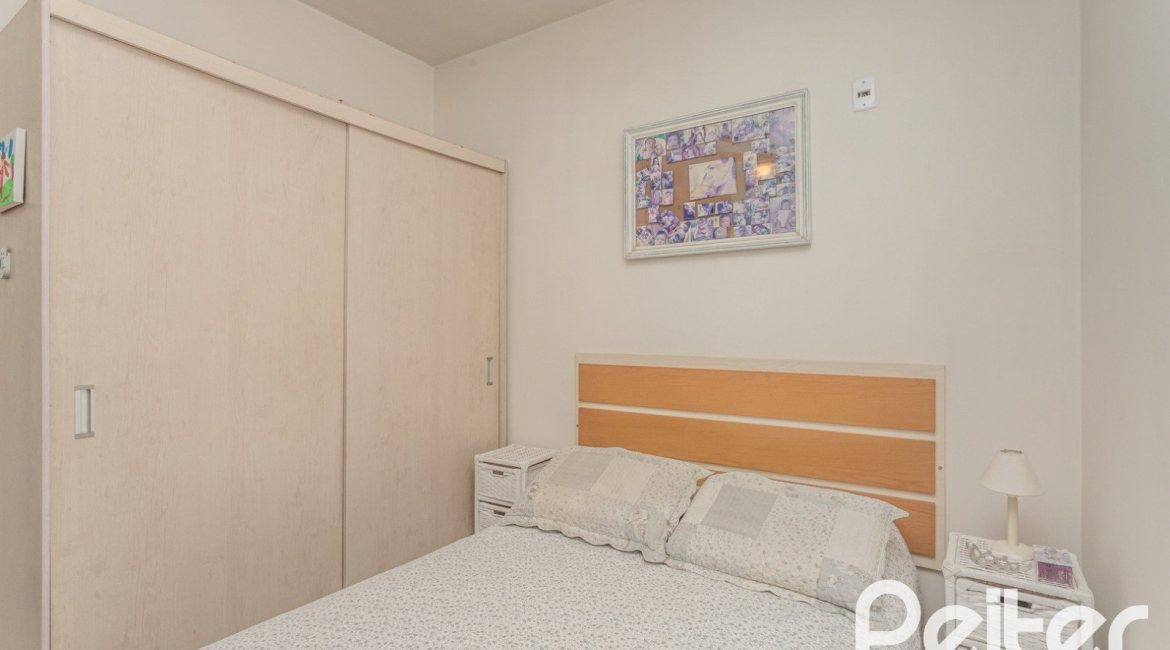 Casa à venda com 257m², 3 dormitórios, 3 suítes, 3 vagas, no bairro Sétimo Céu em Porto Alegre