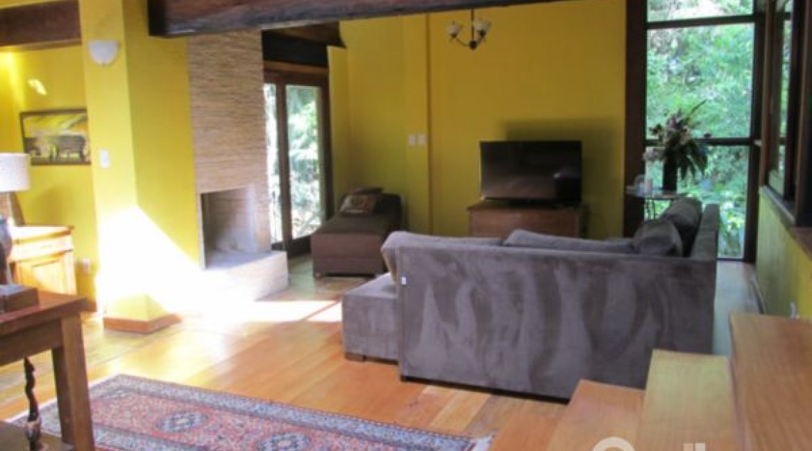 Casa à venda com 600m², 7 dormitórios, 3 suítes, 3 vagas, no bairro Espírito Santo em Porto Alegre