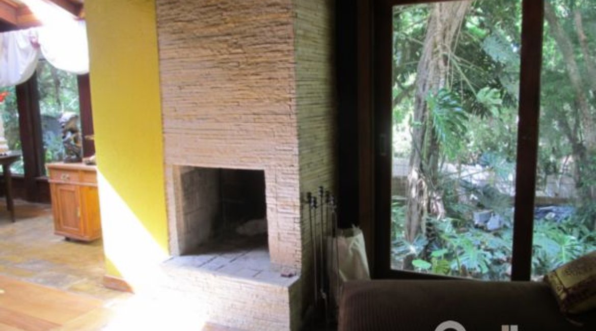 Casa à venda com 600m², 7 dormitórios, 3 suítes, 3 vagas, no bairro Espírito Santo em Porto Alegre