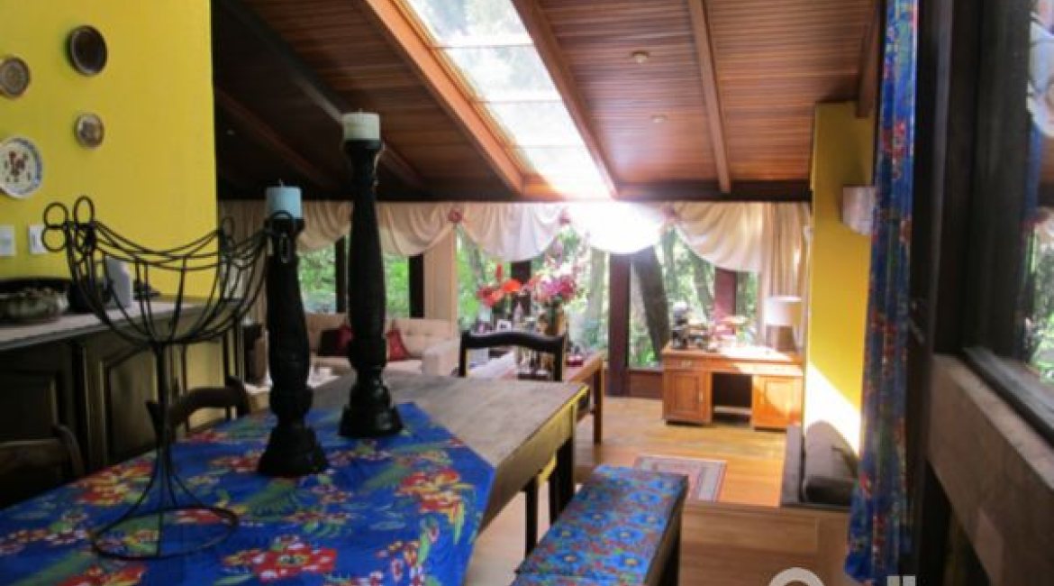 Casa à venda com 600m², 7 dormitórios, 3 suítes, 3 vagas, no bairro Espírito Santo em Porto Alegre