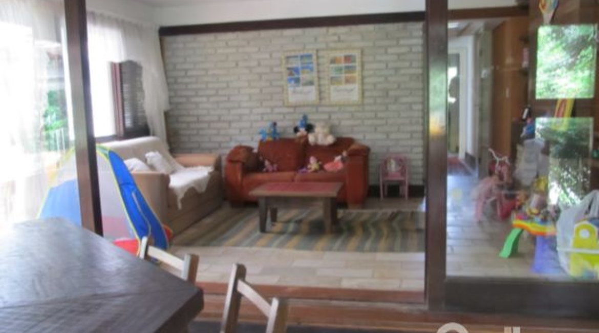 Casa à venda com 600m², 7 dormitórios, 3 suítes, 3 vagas, no bairro Espírito Santo em Porto Alegre