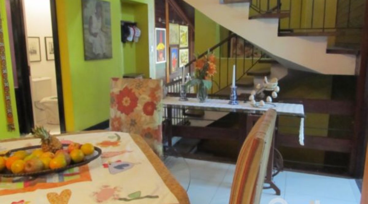 Casa à venda com 600m², 7 dormitórios, 3 suítes, 3 vagas, no bairro Espírito Santo em Porto Alegre