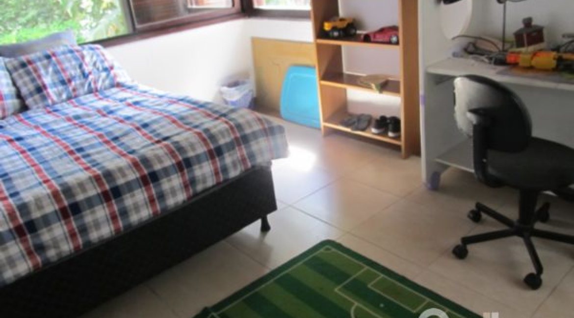 Casa à venda com 600m², 7 dormitórios, 3 suítes, 3 vagas, no bairro Espírito Santo em Porto Alegre