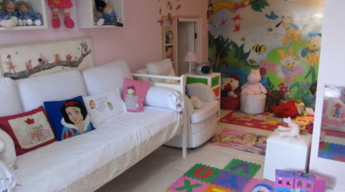 Casa à venda com 600m², 7 dormitórios, 3 suítes, 3 vagas, no bairro Espírito Santo em Porto Alegre