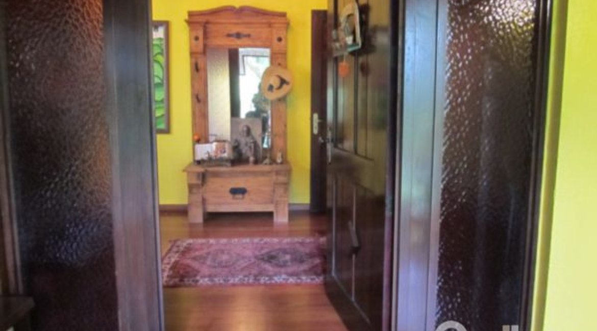 Casa à venda com 600m², 7 dormitórios, 3 suítes, 3 vagas, no bairro Espírito Santo em Porto Alegre