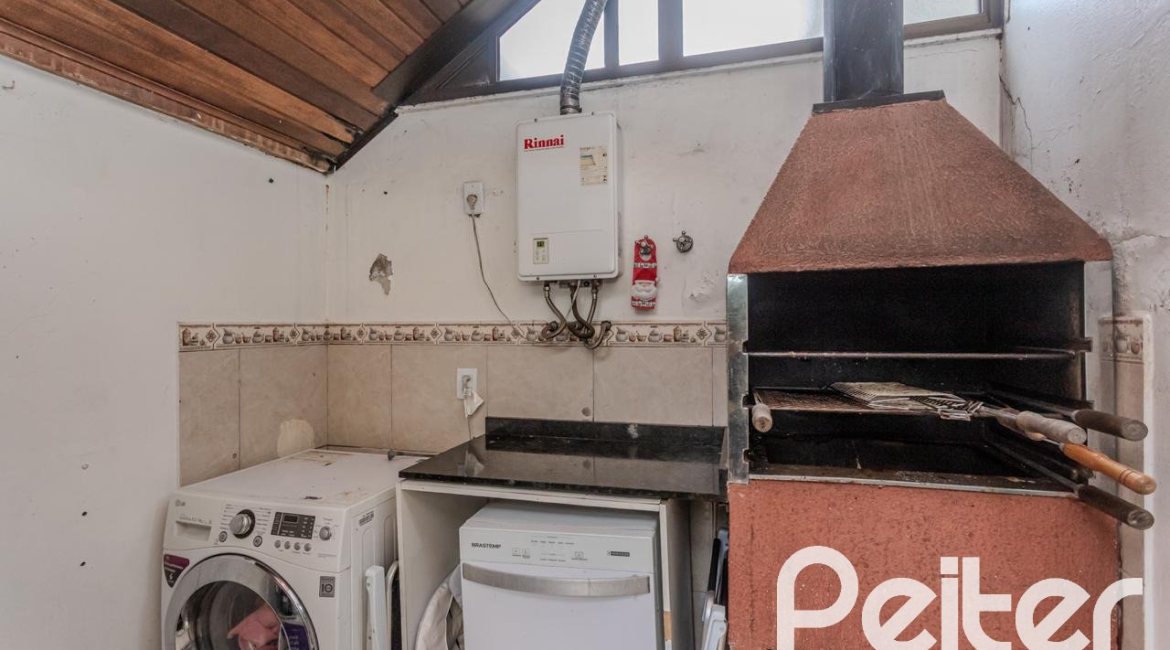 Casa em Condomínio à venda com 131m², 3 dormitórios, 2 suítes, 2 vagas, no bairro Tristeza em Porto Alegre