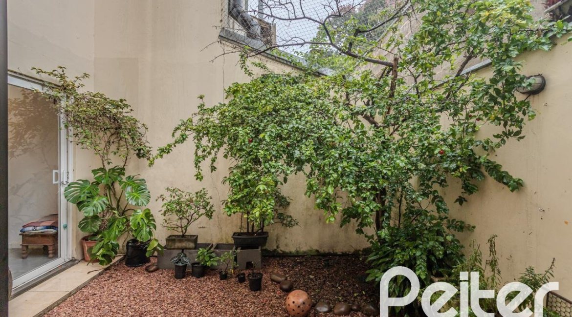 Casa em Condomínio à venda com 131m², 3 dormitórios, 2 suítes, 2 vagas, no bairro Tristeza em Porto Alegre