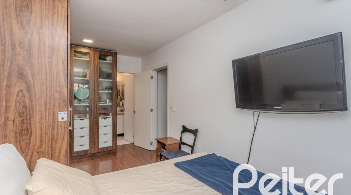 Casa em Condomínio à venda com 131m², 3 dormitórios, 2 suítes, 2 vagas, no bairro Tristeza em Porto Alegre