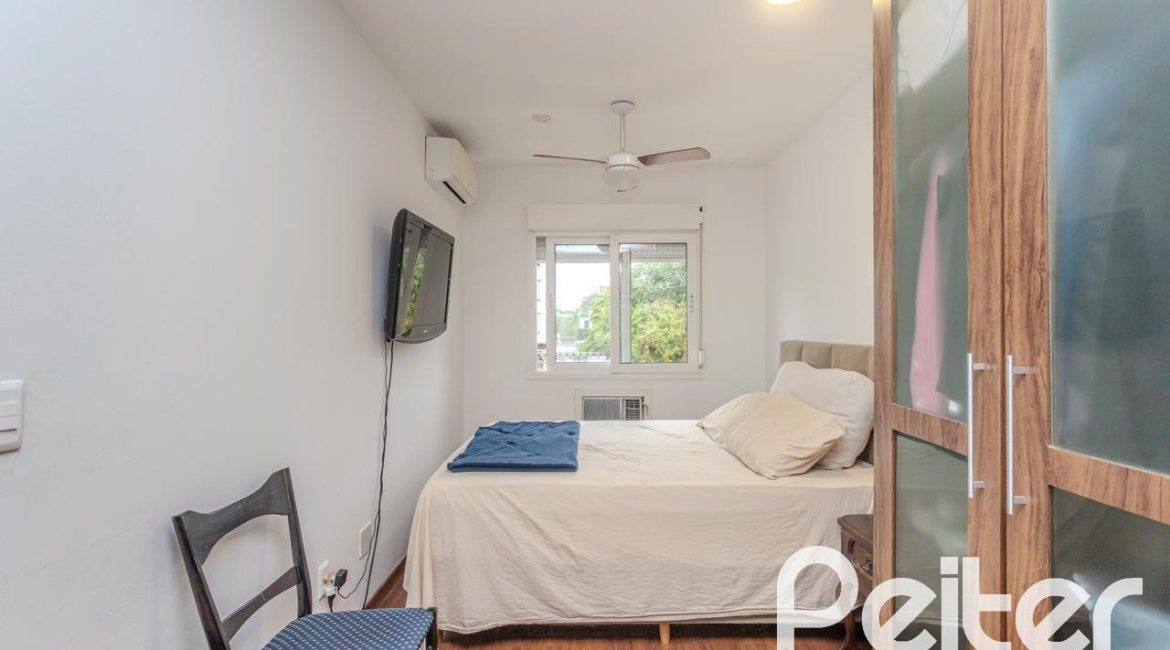 Casa em Condomínio à venda com 131m², 3 dormitórios, 2 suítes, 2 vagas, no bairro Tristeza em Porto Alegre