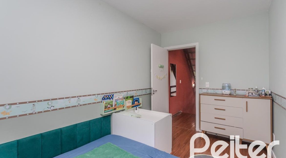 Casa em Condomínio à venda com 131m², 3 dormitórios, 2 suítes, 2 vagas, no bairro Tristeza em Porto Alegre