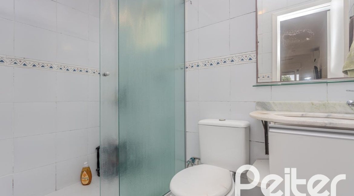 Casa em Condomínio à venda com 131m², 3 dormitórios, 2 suítes, 2 vagas, no bairro Tristeza em Porto Alegre