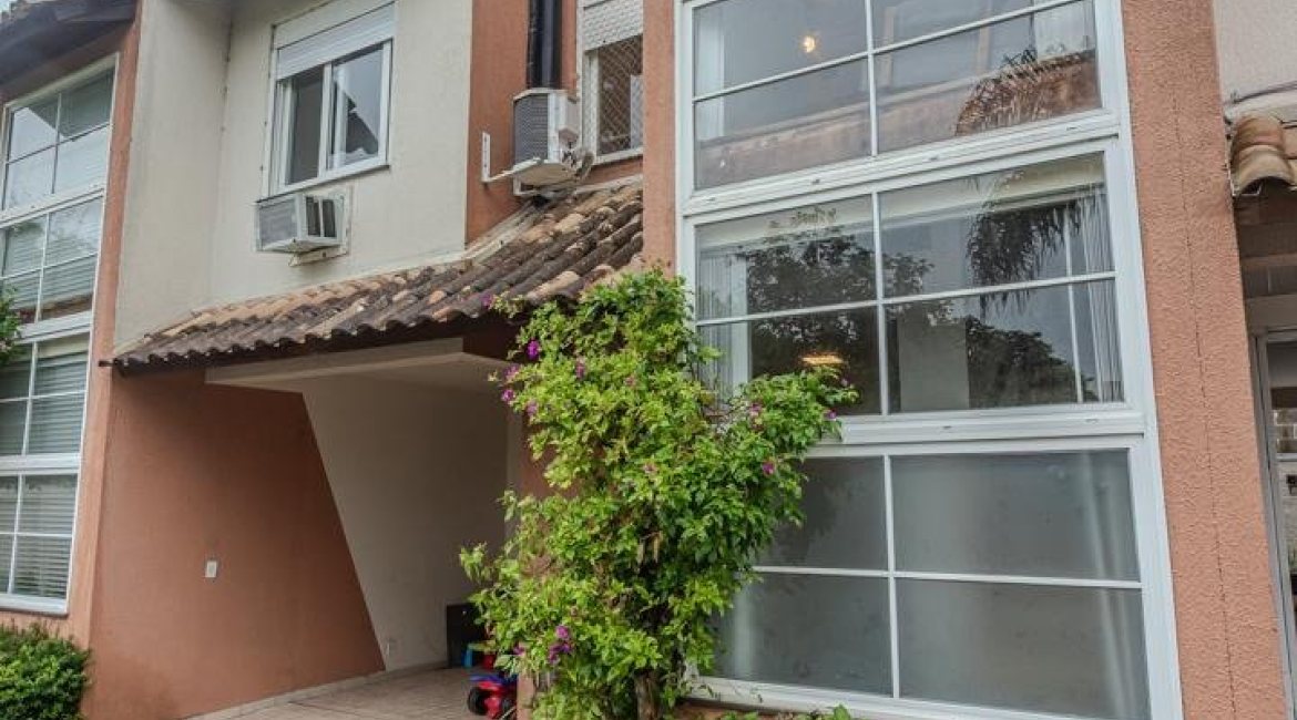 Casa em Condomínio à venda com 131m², 3 dormitórios, 2 suítes, 2 vagas, no bairro Tristeza em Porto Alegre