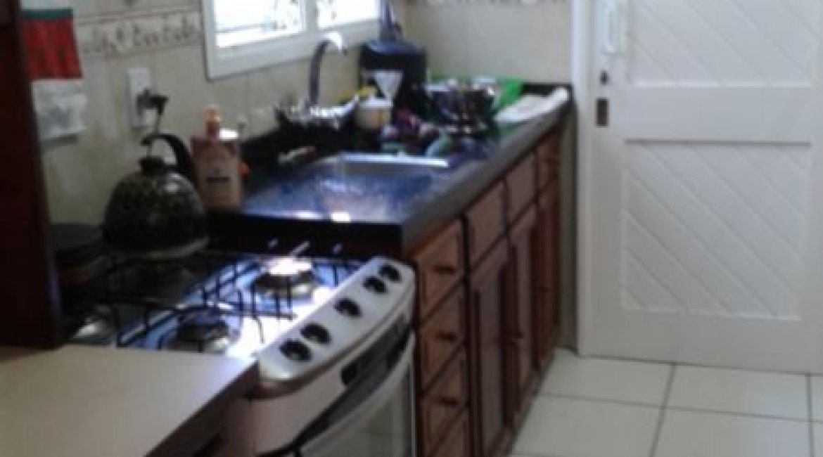 Casa em Condomínio à venda com 131m², 2 dormitórios, 1 suíte, 2 vagas, no bairro Tristeza em Porto Alegre