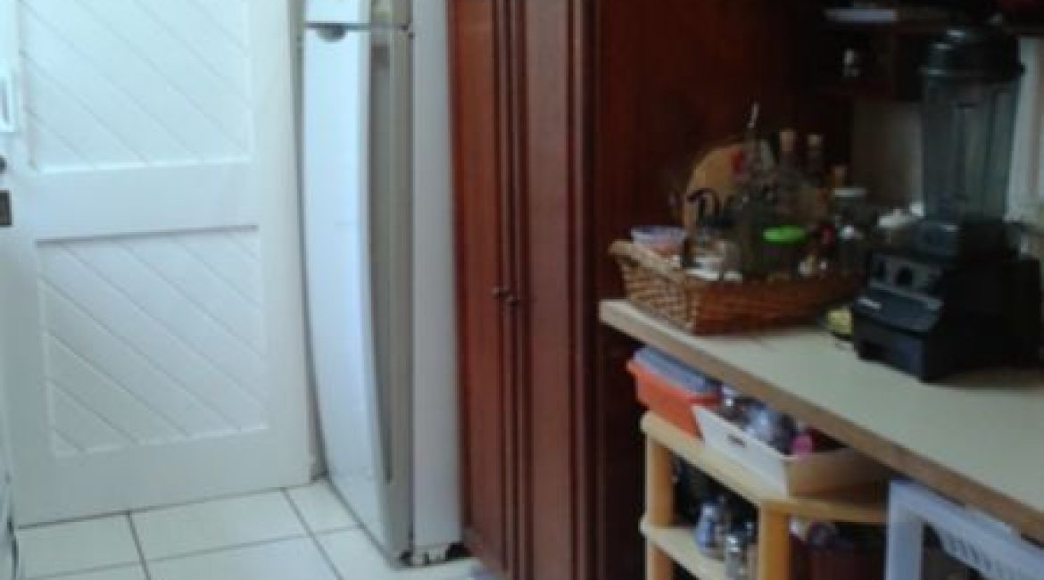 Casa em Condomínio à venda com 131m², 2 dormitórios, 1 suíte, 2 vagas, no bairro Tristeza em Porto Alegre