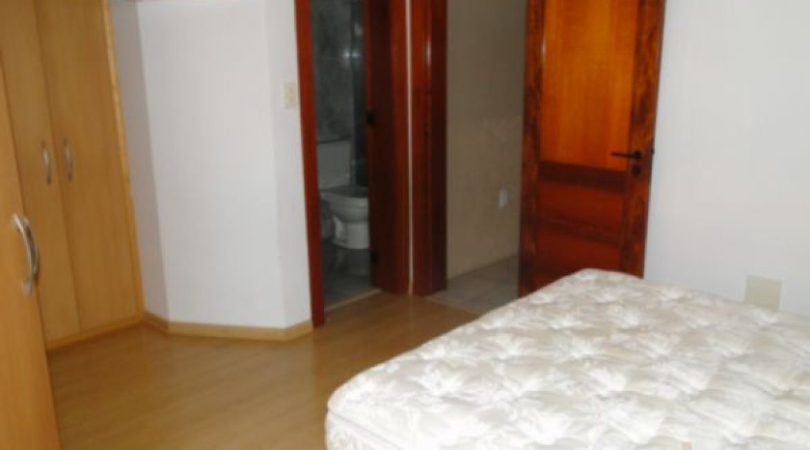 Casa em Condomínio à venda com 139m², 3 dormitórios, 1 suíte, 3 vagas, no bairro Tristeza em PORTO ALEGRE