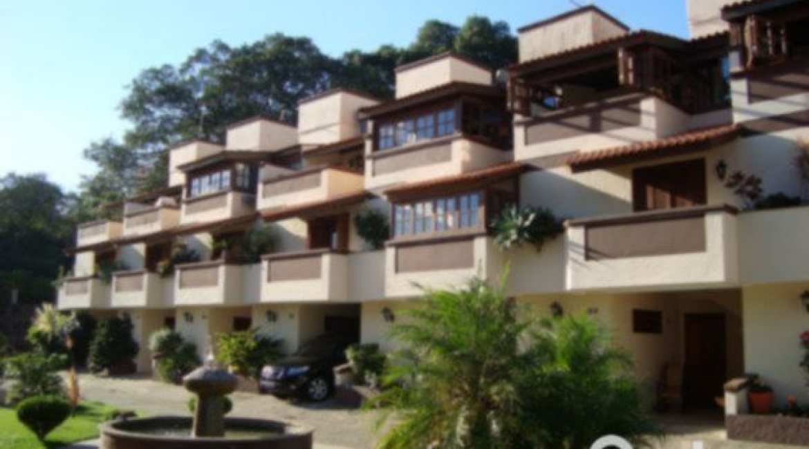 Casa em Condomínio à venda com 139m², 3 dormitórios, 1 suíte, 3 vagas, no bairro Tristeza em PORTO ALEGRE