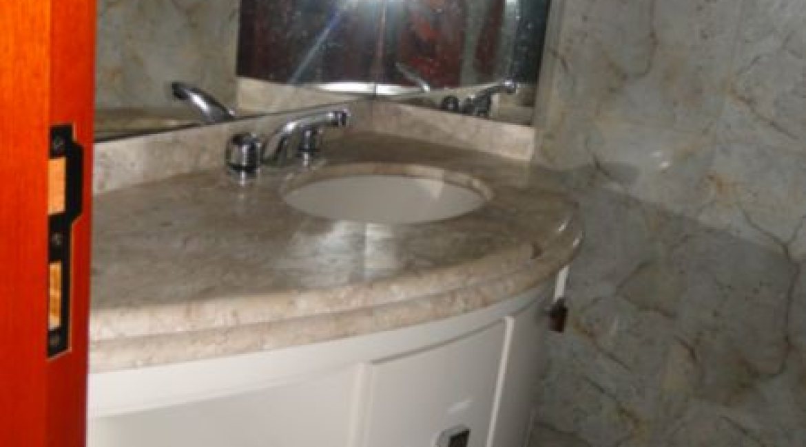 Casa em Condomínio à venda com 139m², 3 dormitórios, 1 suíte, 3 vagas, no bairro Tristeza em PORTO ALEGRE