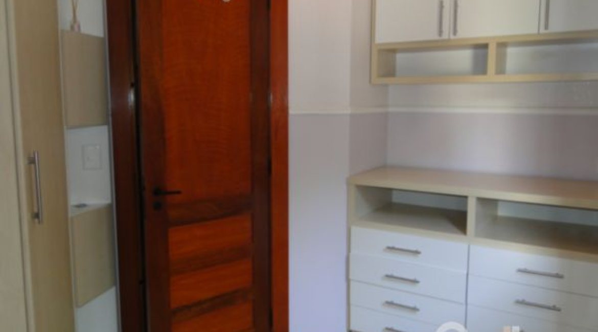 Casa em Condomínio à venda com 139m², 3 dormitórios, 1 suíte, 3 vagas, no bairro Tristeza em PORTO ALEGRE