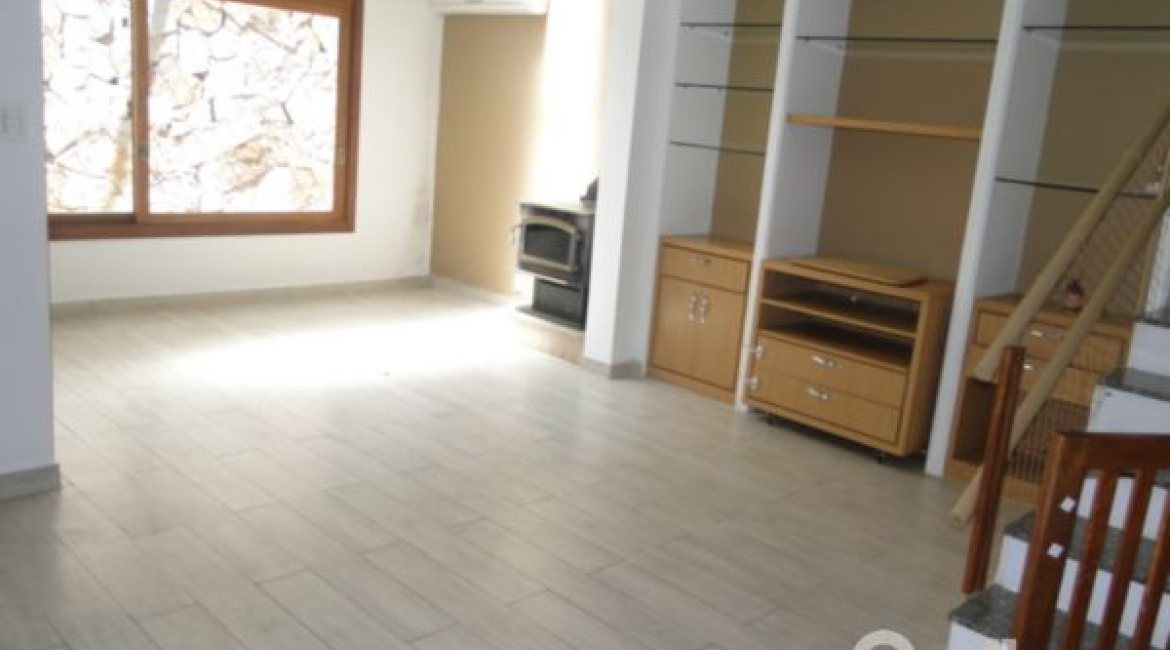 Casa em Condomínio à venda com 139m², 3 dormitórios, 1 suíte, 3 vagas, no bairro Tristeza em PORTO ALEGRE