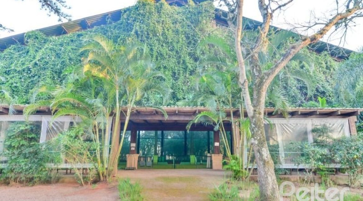 Casa em Condomínio à venda com 450m², 6 dormitórios, 4 suítes, 2 vagas, no bairro Terra Ville em Porto Alegre