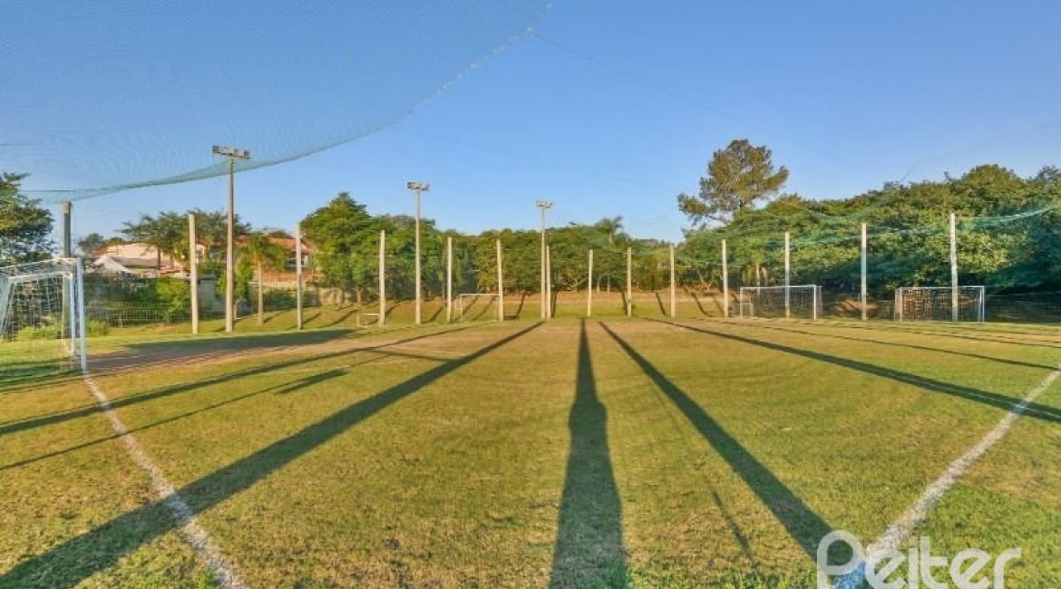 Casa em Condomínio à venda com 450m², 6 dormitórios, 4 suítes, 2 vagas, no bairro Terra Ville em Porto Alegre