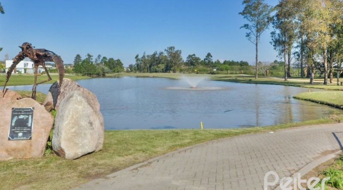 Casa em Condomínio à venda com 450m², 6 dormitórios, 4 suítes, 2 vagas, no bairro Terra Ville em Porto Alegre