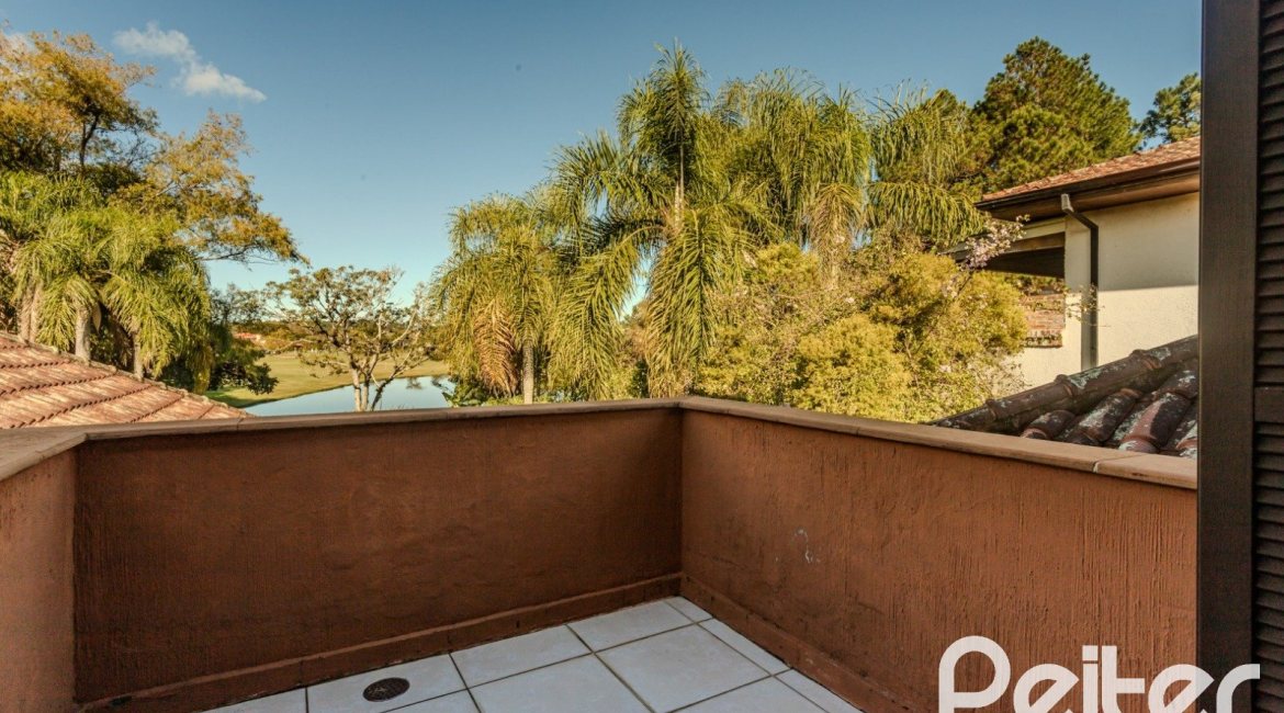 Casa em Condomínio à venda com 450m², 6 dormitórios, 4 suítes, 2 vagas, no bairro Terra Ville em PORTO ALEGRE