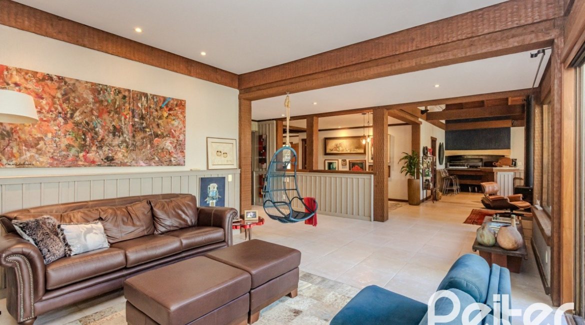 Casa em Condomínio à venda com 450m², 6 dormitórios, 4 suítes, 2 vagas, no bairro Terra Ville em PORTO ALEGRE