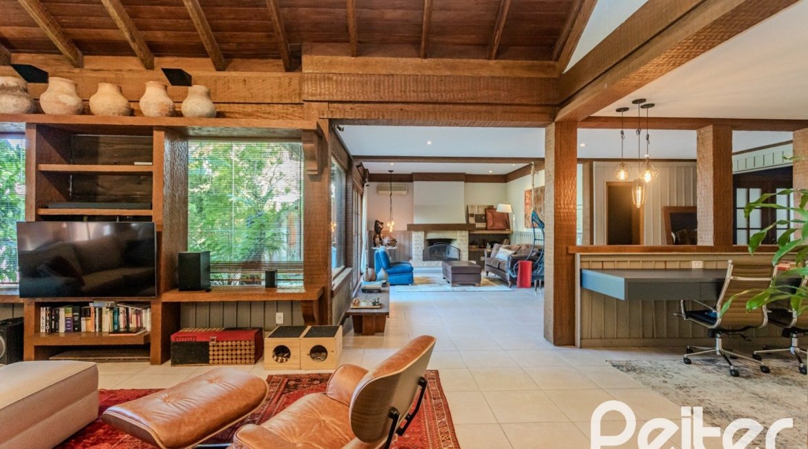 Casa em Condomínio à venda com 450m², 6 dormitórios, 4 suítes, 2 vagas, no bairro Terra Ville em PORTO ALEGRE
