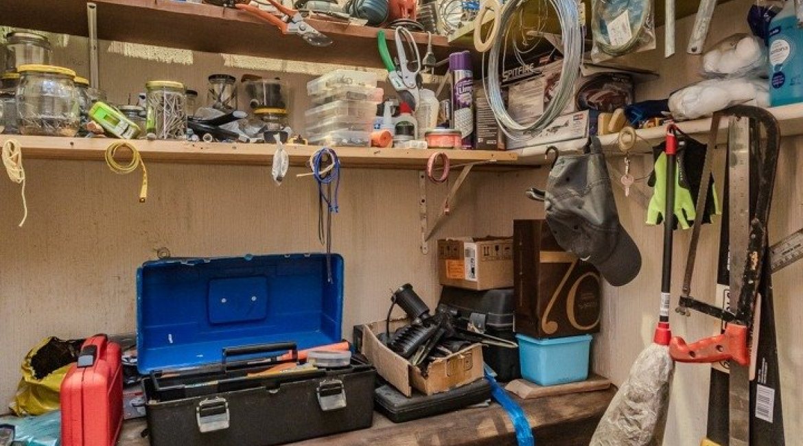 Casa em Condomínio à venda com 450m², 6 dormitórios, 4 suítes, 2 vagas, no bairro Terra Ville em PORTO ALEGRE