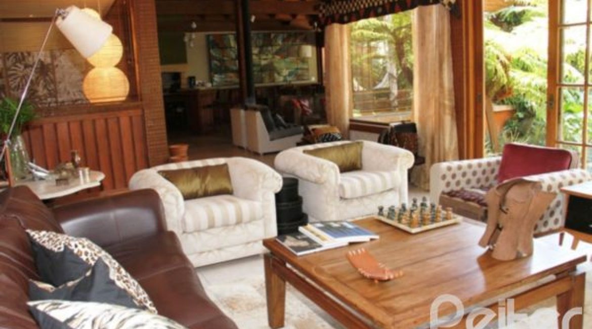 Casa em Condomínio à venda com 450m², 6 dormitórios, 4 suítes, 2 vagas, no bairro Terra Ville em Porto Alegre