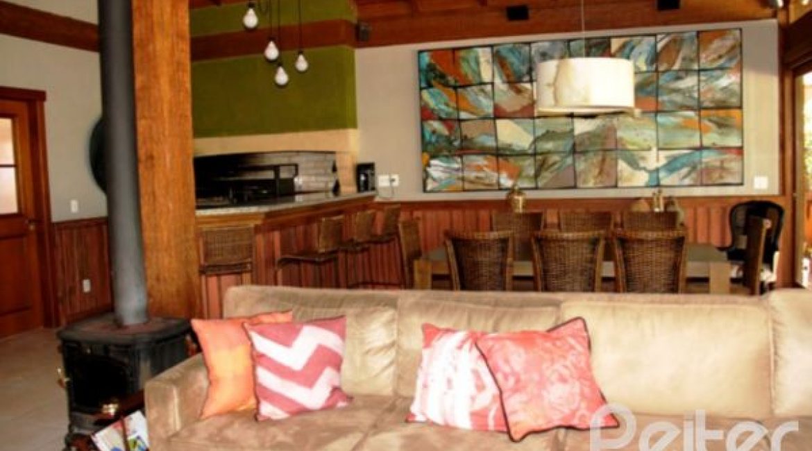 Casa em Condomínio à venda com 450m², 6 dormitórios, 4 suítes, 2 vagas, no bairro Terra Ville em Porto Alegre