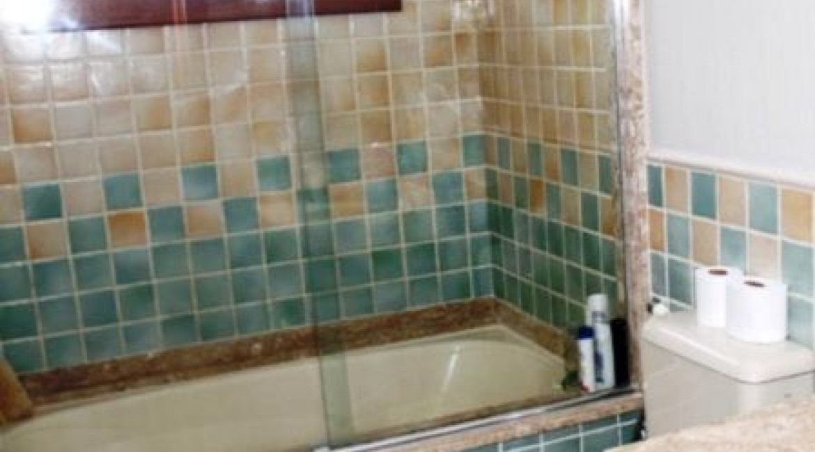 Casa em Condomínio à venda com 450m², 6 dormitórios, 4 suítes, 2 vagas, no bairro Terra Ville em Porto Alegre