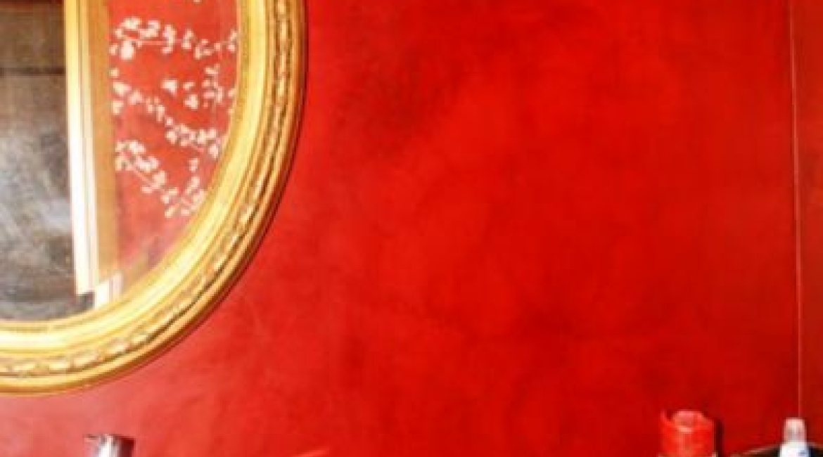 Casa em Condomínio à venda com 450m², 6 dormitórios, 4 suítes, 2 vagas, no bairro Terra Ville em Porto Alegre