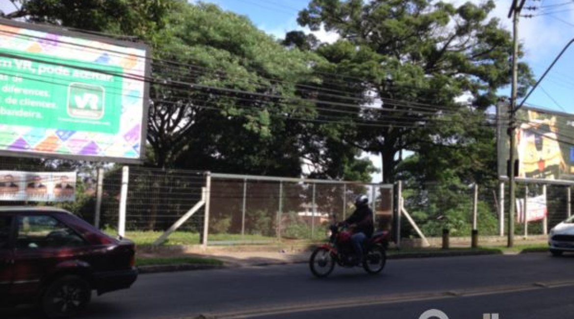 Terreno à venda com 1400m², no bairro Vila Conceição em Porto Alegre