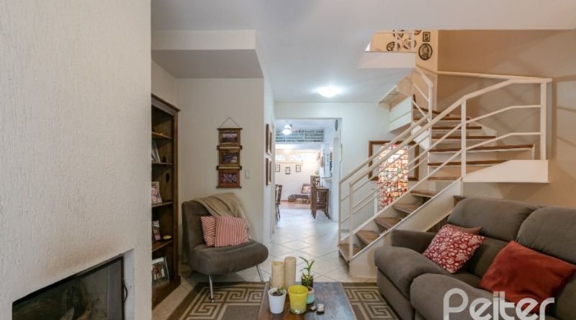 Casa em Condomínio à venda com 159m², 3 dormitórios, 1 suíte, 2 vagas, no bairro Tristeza em Porto Alegre