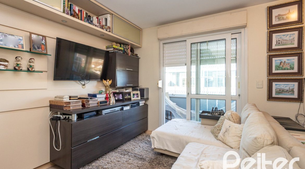 Casa em Condomínio à venda com 184m², 3 dormitórios, 1 suíte, 2 vagas, no bairro Vila Assunção em Porto Alegre