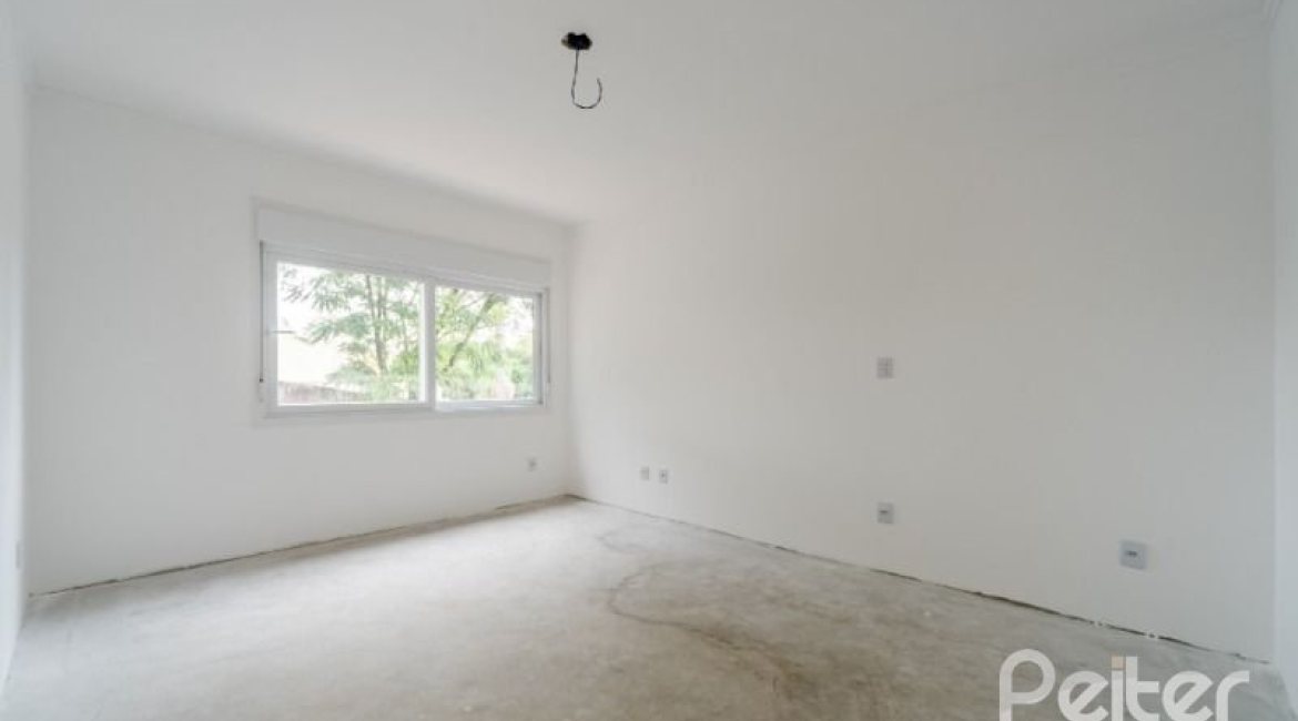 Casa em Condomínio à venda com 227m², 3 dormitórios, 1 suíte, 2 vagas, no bairro Tristeza em Porto Alegre