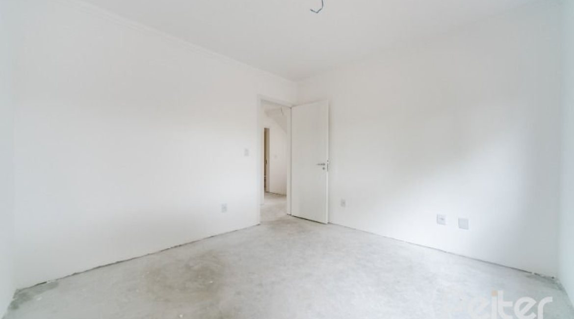 Casa em Condomínio à venda com 227m², 3 dormitórios, 1 suíte, 2 vagas, no bairro Tristeza em Porto Alegre