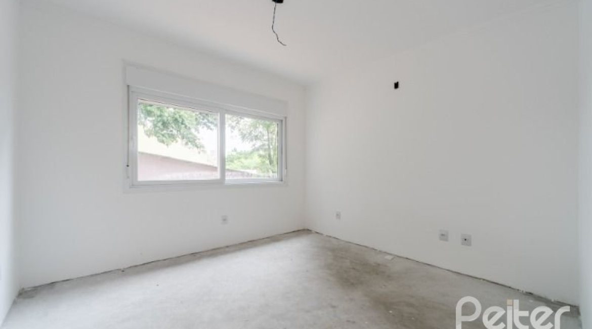 Casa em Condomínio à venda com 227m², 3 dormitórios, 1 suíte, 2 vagas, no bairro Tristeza em Porto Alegre